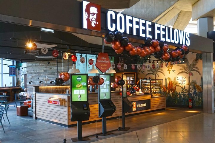 Frontansicht der neuen Coffee Fellows Filiale im Terminal 1.